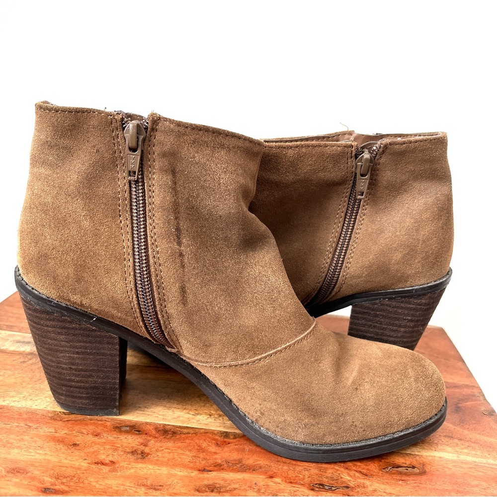 Crown Vintage boots Flynn size 8m suede ankle boots with fringe zipper. - Picture 5 of 13